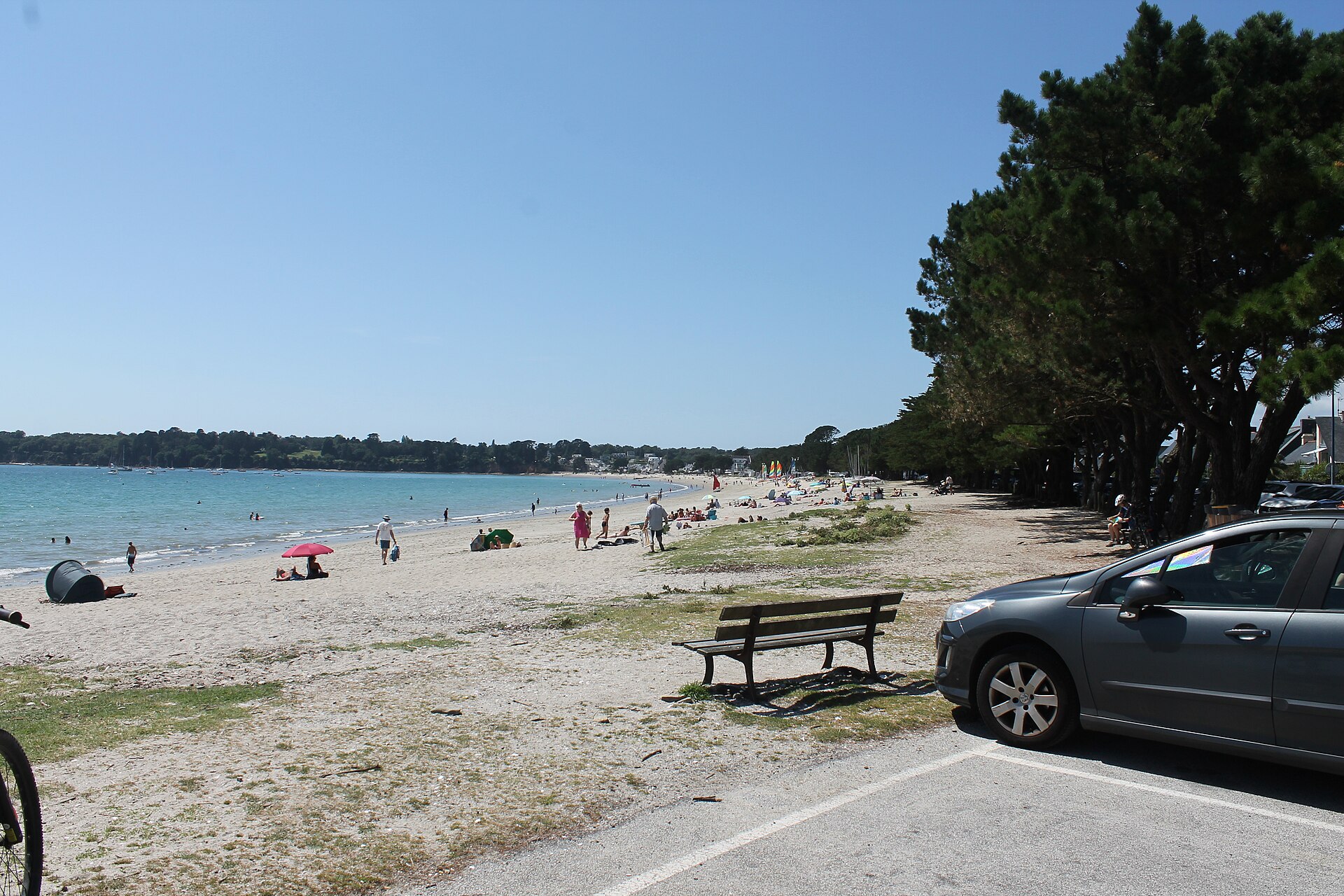 Plage du Cap-Coz a Fouesnant, sable et baie de La Foret