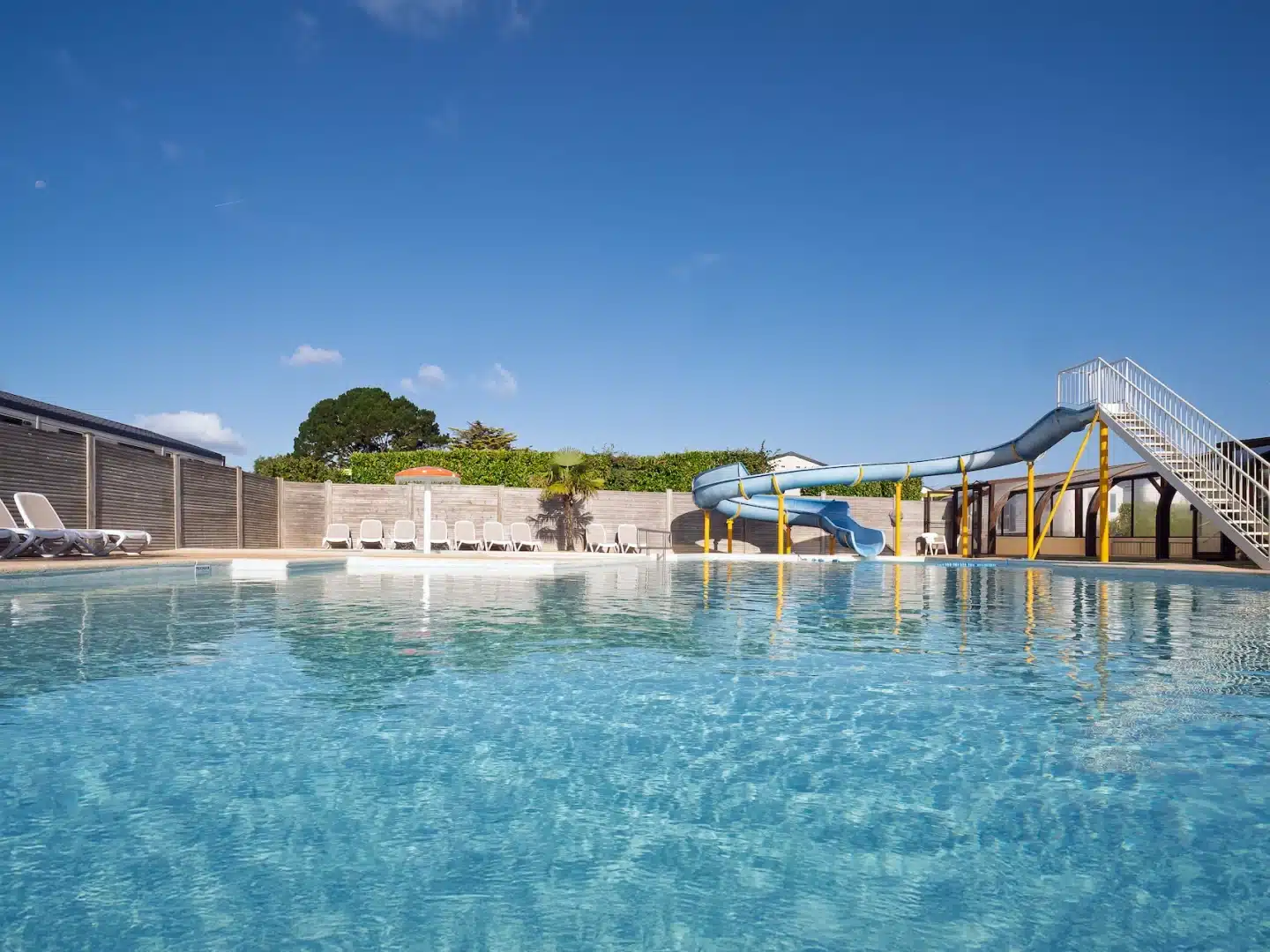 Le camping La Roche Percee, a Beg-Meil